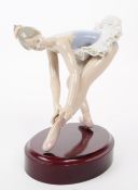 LLADRO - LATE 20TH CENTURY PORCELAIN LADY BALLERINA FIGURINE