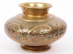 20TH CENTURY INDIAN BRASS ENGRAVED POT / SQUAT VASE