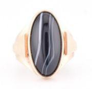 9CT GOLD & AGATE SET SIGNET RING