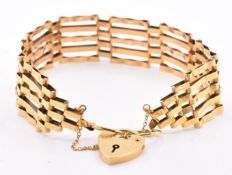 HALLMARKED 9CT GOLD GATE LINK BRACELET WITH HEART PADLOCK CLASP