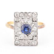 AN ART DECO SAPPHIRE & DIAMOND PANEL RING