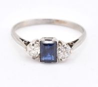 18CT GOLD SAPPHIRE & DIAMOND THREE STONE RING