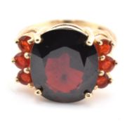HALLMARKED 9CT GOLD SPESSARTITE GARNET & FIRE OPAL RING