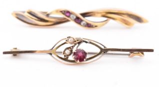 15CT GOLD RUBY & DIAMOND BROOCH PIN & 9CT GOLD PEARL & GARNET BROOCH PIN
