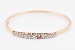 HALLMARKED 9CT GOLD & CZ HINGED BANGLE