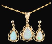 HALLMARKED 9CT GOLD & OPAL PENDANT NECKLACE & PENDANT EARRINGS