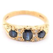 HALLMARKED 18CT GOLD SAPPHIRE & DIAMOND GYPSY RING