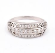 1920S PLATINUM & DIAMOND RING