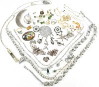 COLLECTION OF ASSORTED JEWELLERY