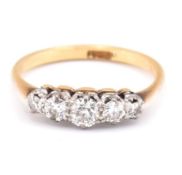 18CT GOLD & DIAMOND FIVE STONE RING