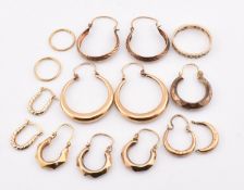 COLLECTION OF 9CT GOLD EARRINGS AF & BAND RING