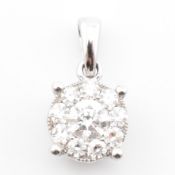 18CT WHITE GOLD & DIAMOND ROUND CLUSTER NECKLACE PENDANT
