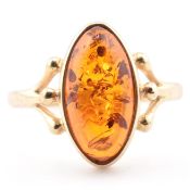 HALLMARKED 9CT GOLD & AMBER RING