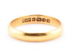 HALLMARKED 22CT GOLD BAND RING