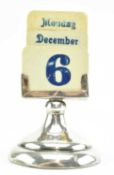 A GEORGE V HALLMARKED SILVER DESK CALENDER