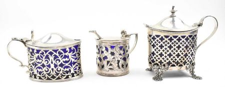 COLLECTION OF THREE HALLMARKED SILVER BLUE GLASS-LINED CONDIMENT POTS