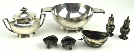 A COLLECTION OF SEVEN HALLMARKED SILVER PIECES - TABLEWARES