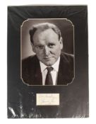 JAMES BOND 007 - BERNARD LEE (D.1981) - AUTOGRAPH DISPLAY