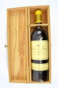 1983 CHATEAU D'YQUEM LUR-SALUCES SAUTERNES BOTTLE IN WOODEN BOX (1)