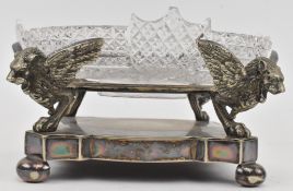 EARLY 20TH CENTURY GRIFFIN HEAD GLASS & SILVER PLATE CENTREPIECE DISH