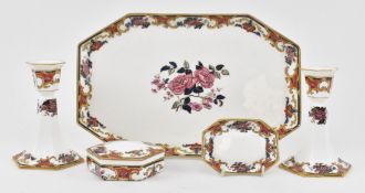 LATE 19TH CENTURY WEDGWOOD IMARI FIVE-PIECE DRESSING TABLE SET