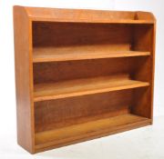 20TH CENTURY ARTS & CRAFTS SOLID OAK OPEN FACE BOOKCASE