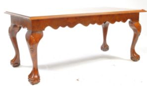20TH CENTURY QUEEN ANNE REVIVAL WALNUT COFFEE OCCASIONAL TABLE