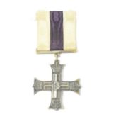 WWI MILITARY CROSS MEDAL - WITH RIBBON