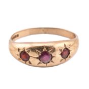 HALLMARKED 9CT GOLD & RED STONE GYPSY RING