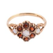 HALLMARKED 9CT GOLD OPAL & GARNET CLUSTER RING