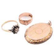 COLLECTION OF GOLD JEWELLERY