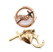 14CT GOLD BROOCH PIN & 9CT GOLD TRIPLE CROSS ANCHOR & HEART CHARM