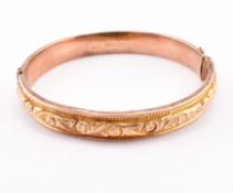EDWARDIAN HALLMARKED 9CT GOLD ENGRAVED HINGED BANGLE