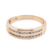14CT GOLD & DIAMOND RING