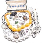 ASSORTED JEWELLERY & ACCESSORIES