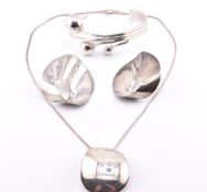 HALLMARKED SILVER BANGLE & MODERNIST SILVER NECKLACE & EARRING SET