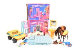 SINDY - COLLECTION OF VINTAGE SINDY & BARBIE DOLL ACCESSORIES
