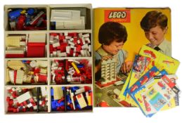 LEGO - VINTAGE LEGO SYSTEM TOWN SET