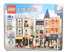 LEGO - CREATOR - 10255 - ASSEMBLY SQUARE
