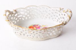 MEISSEN - EARLY 20TH CENTURY PORCELAIN PIERCED DISH
