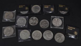 COLLECTION OF 20TH CENTURY CUPRO-NICKEL CROWN COINS