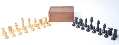 VINTAGE 20TH CENTURY STAUNTON PATTERN CHESS SET