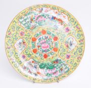 19TH CENTURY CHINESE FAMILLE ROSE PORCELAIN PLATE