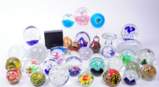 LARGE COLLECTION OF LATE 20TH CENTURY GLASS PAPERWEIGHTS