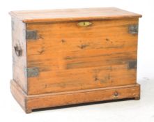 EARLY 20TH CENTURY PINE BLANKET BOX