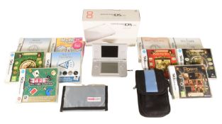 GAMING - NINTENDO DS LITE WITH GAMES