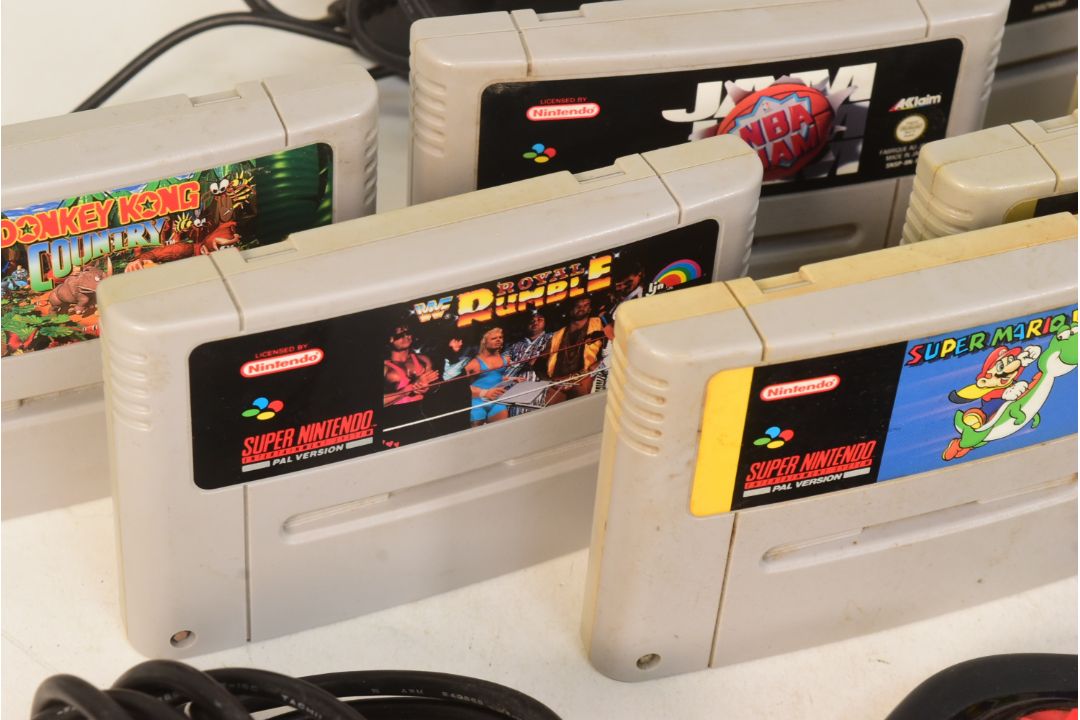 RETRO GAMING - VINTAGE SUPER NINTENDO BUNDLE - Image 3 of 13