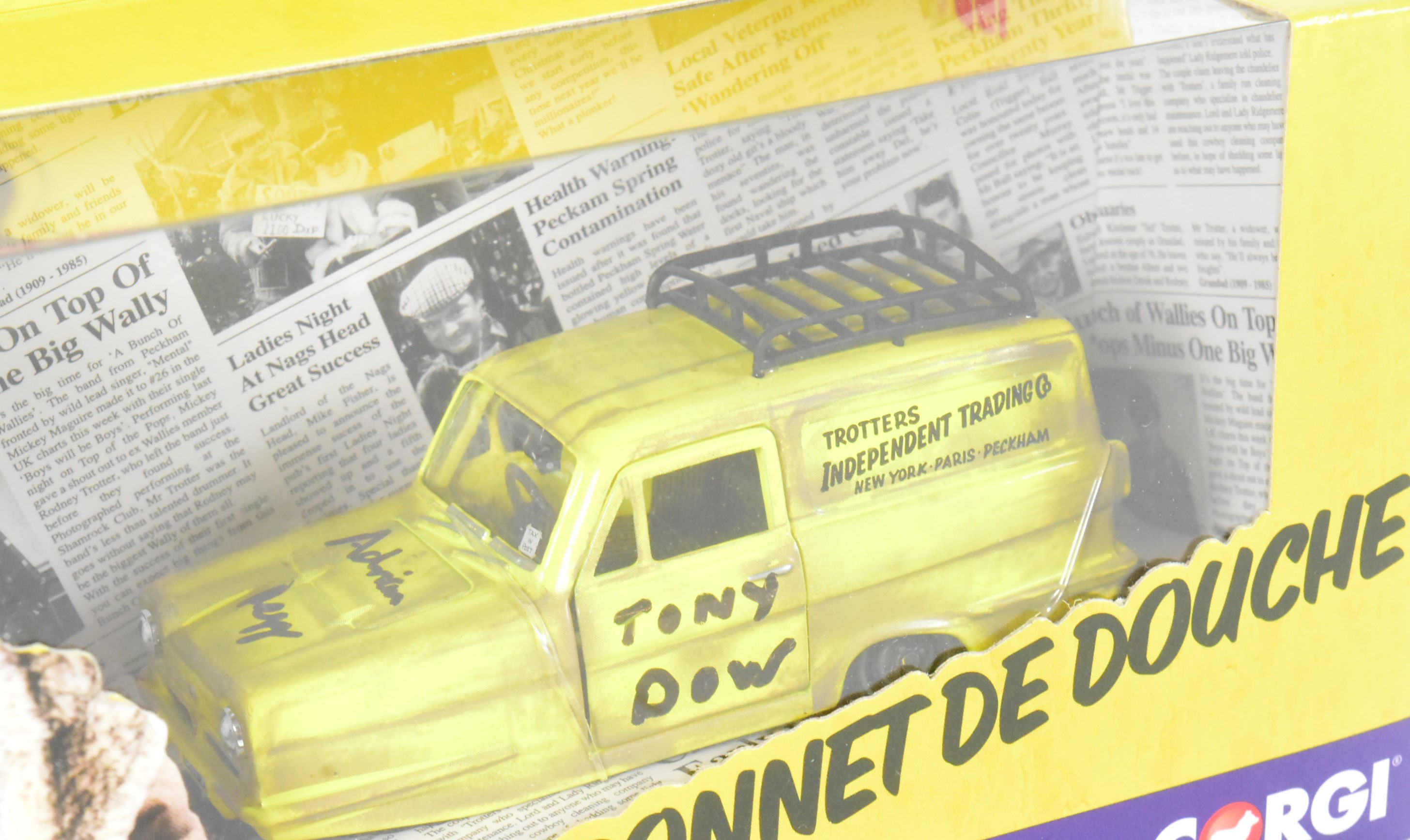 ONLY FOOLS & HORSES - CORGI DIECAST MODEL SIGNED - Image 10 of 10