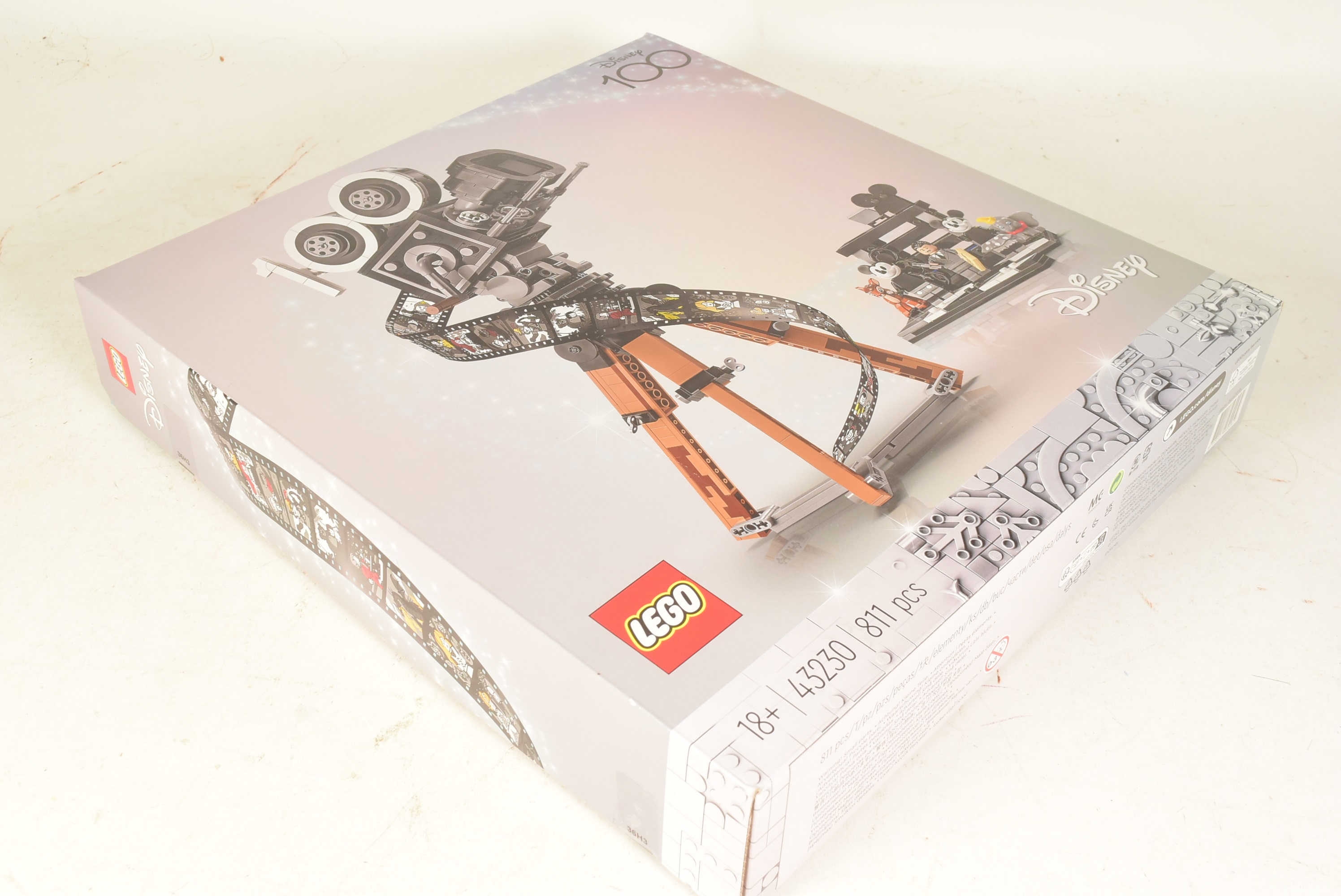 LEGO - DISNEY 100 - 43230 - WALT DISNEY TRIBUTE CAMERA - Image 2 of 4