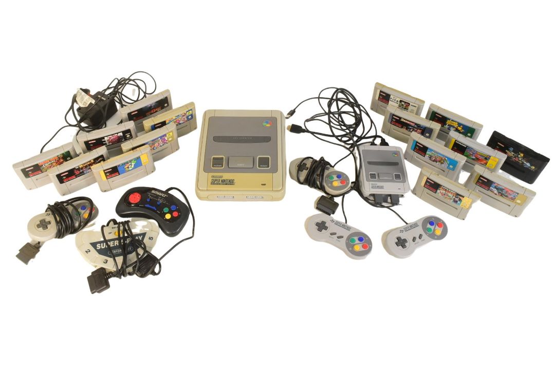 RETRO GAMING - VINTAGE SUPER NINTENDO BUNDLE - Image 1 of 13